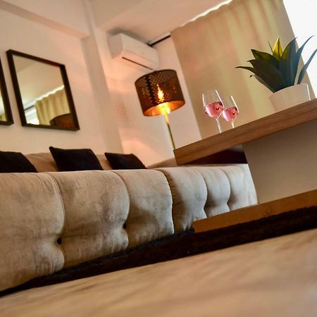 Eric Apartment Bukares Bagian luar foto