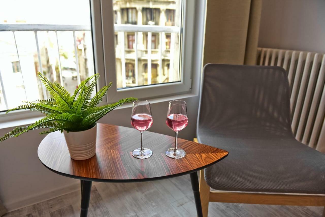 Eric Apartment Bukares Bagian luar foto