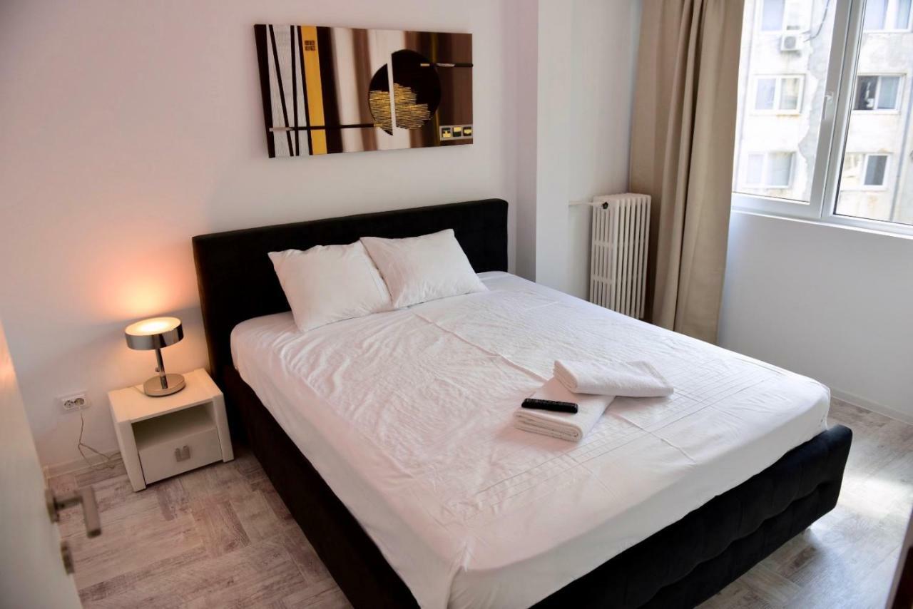 Eric Apartment Bukares Bagian luar foto