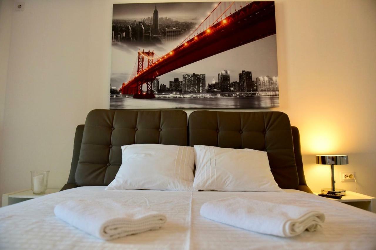Eric Apartment Bukares Bagian luar foto