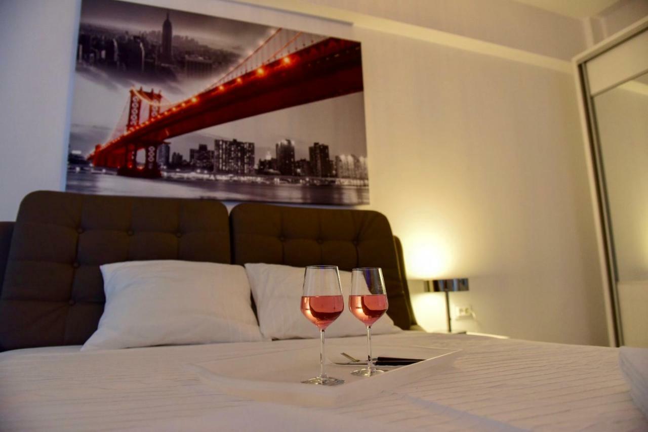 Eric Apartment Bukares Bagian luar foto